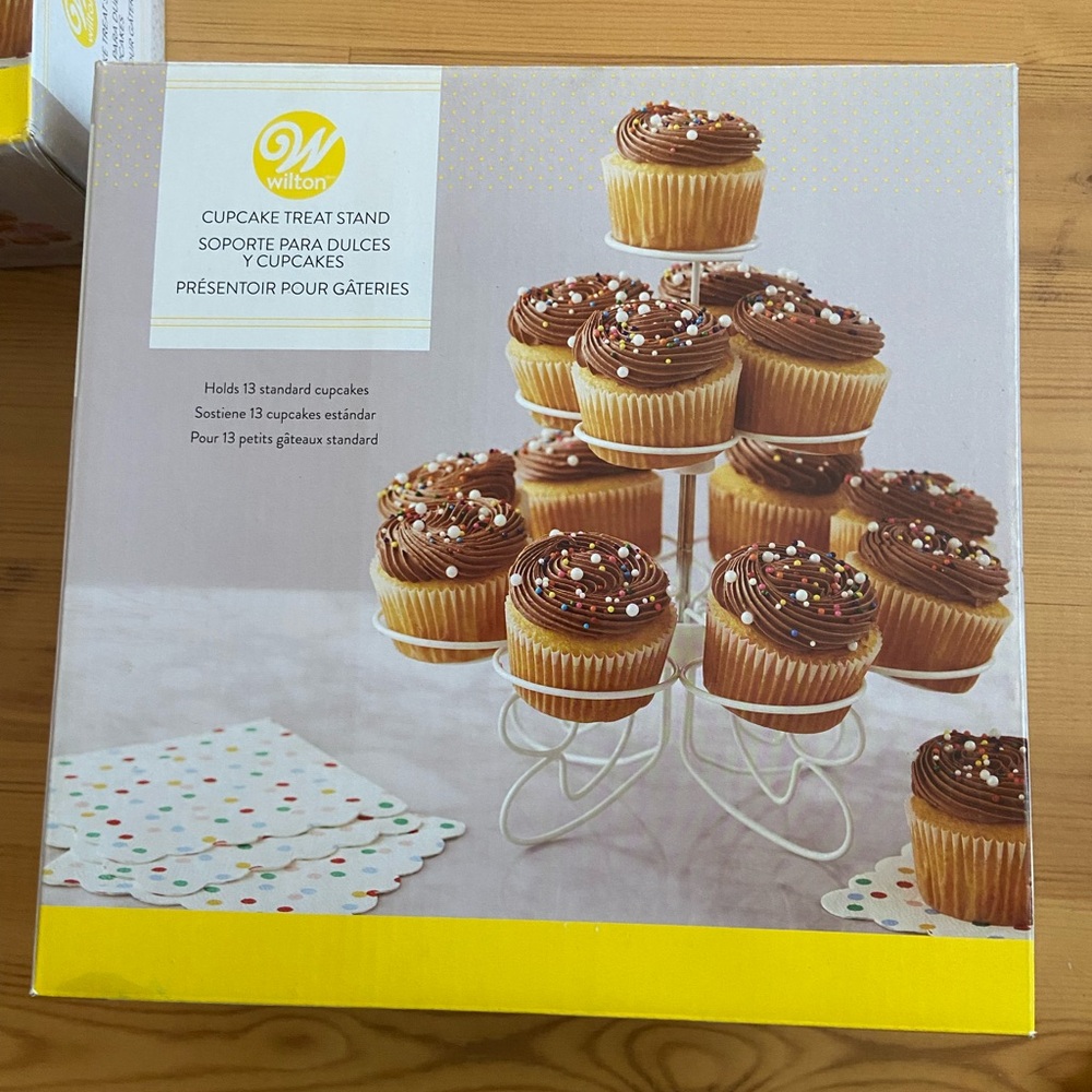 Wilton White Cupcake Stand